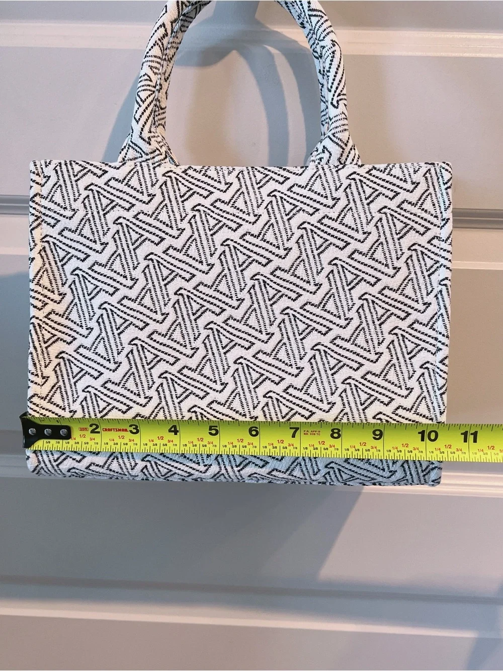 NWT Aritzia Keep Mini Patterned Navy & White Tote Bag